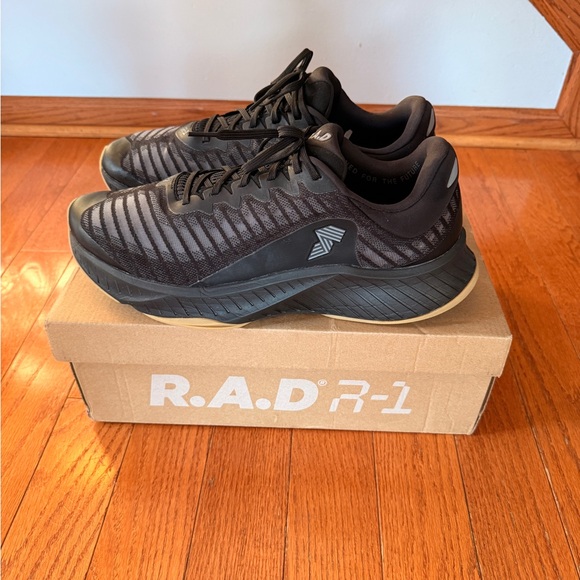 RAD R1 Black Gum Men's Running Shoes - Picture 10 of 11